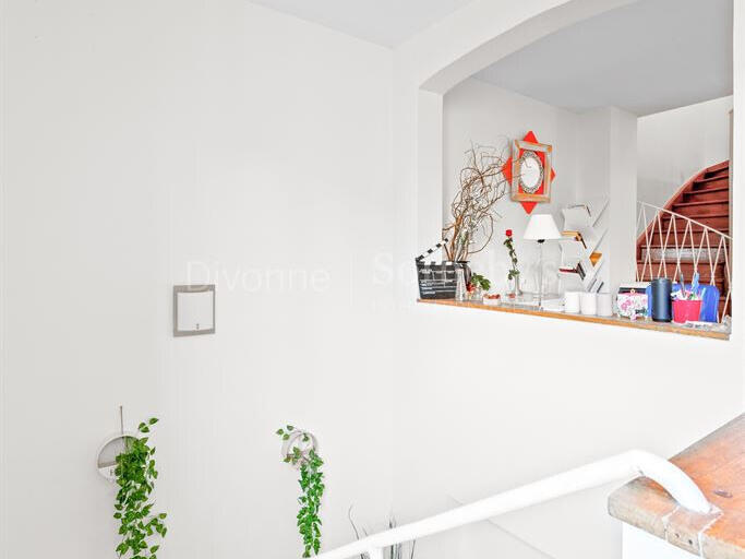 House Divonne-les-Bains - 5 bedrooms - 199m²