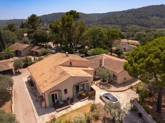 House Draguignan - 8 bedrooms - 350m²