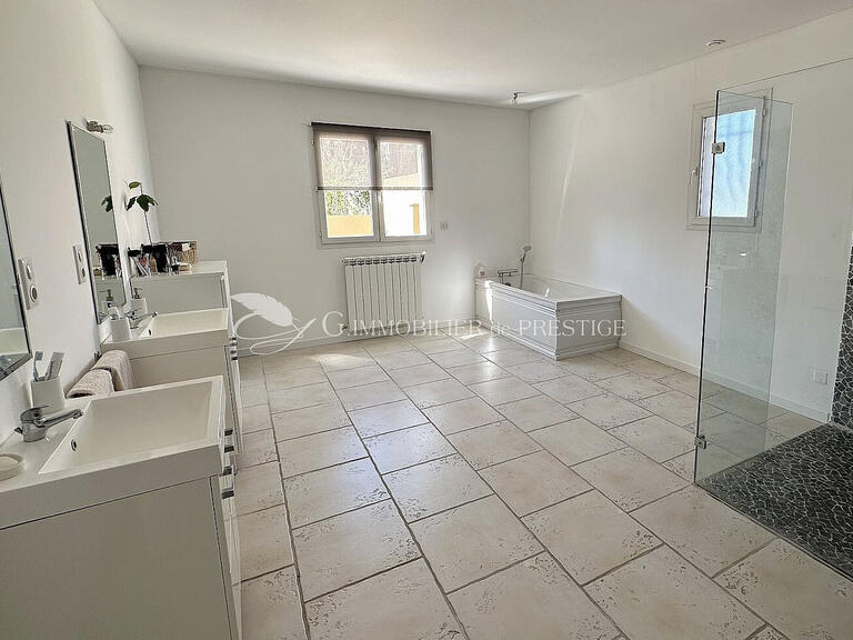 House Entraigues-sur-la-Sorgue - 2 bedrooms - 2001m²