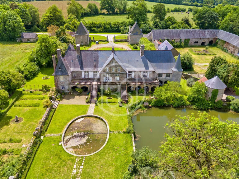 Castle Équilly - 6 bedrooms - 1000m²