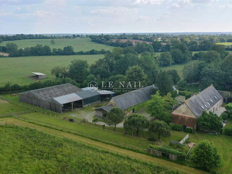 Equestrian property Évron - 4 bedrooms - 350m²