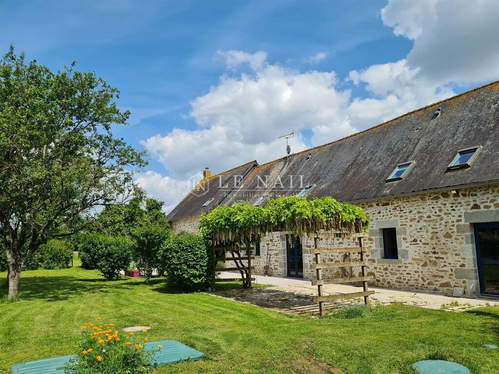 Equestrian property Évron