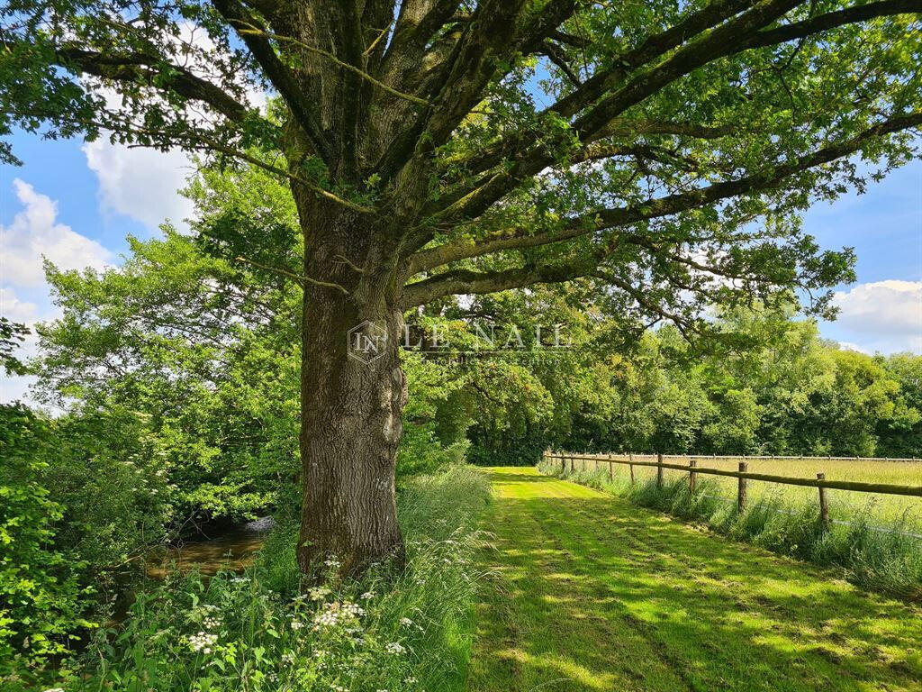 Equestrian property Évron