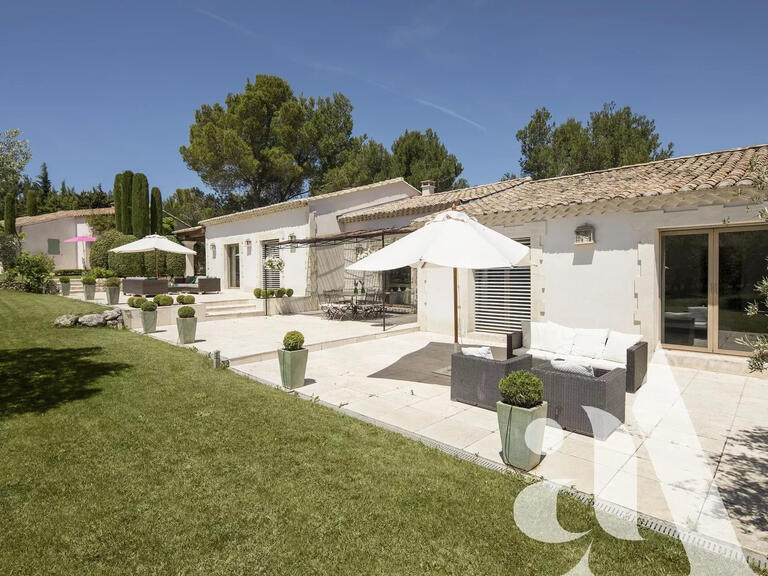 House Eygalières - 5 bedrooms - 24000m²