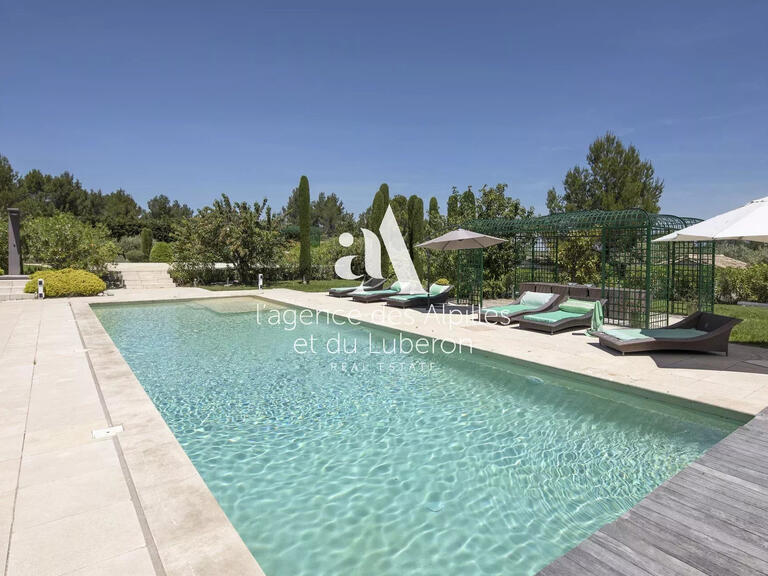 House Eygalières - 5 bedrooms - 24000m²