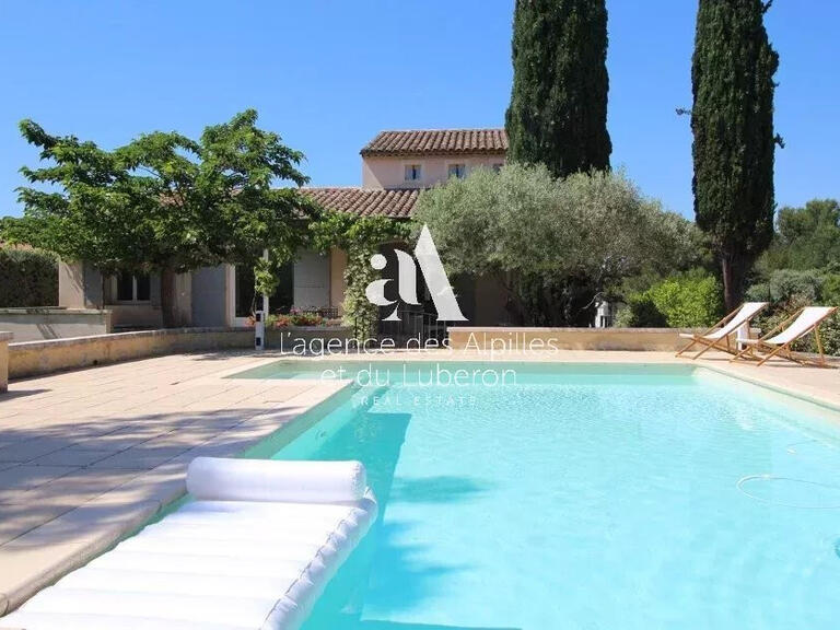 Villa Eygalières - 4 bedrooms - 250m²