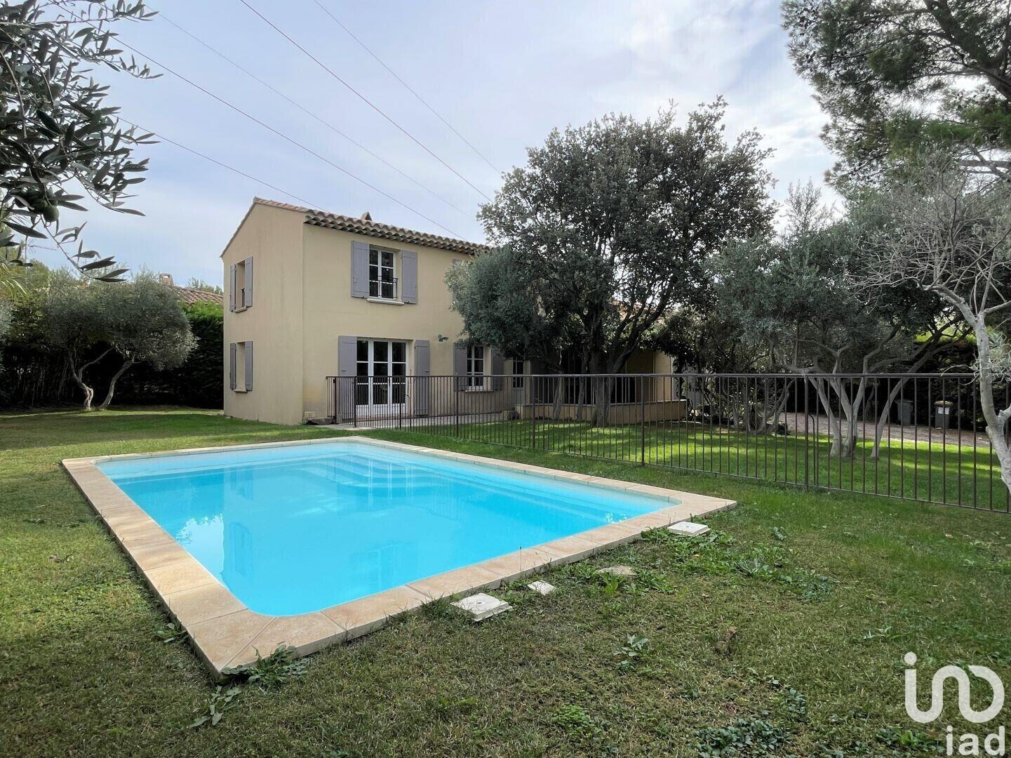 Vente Villa Eyguières : 530 000€