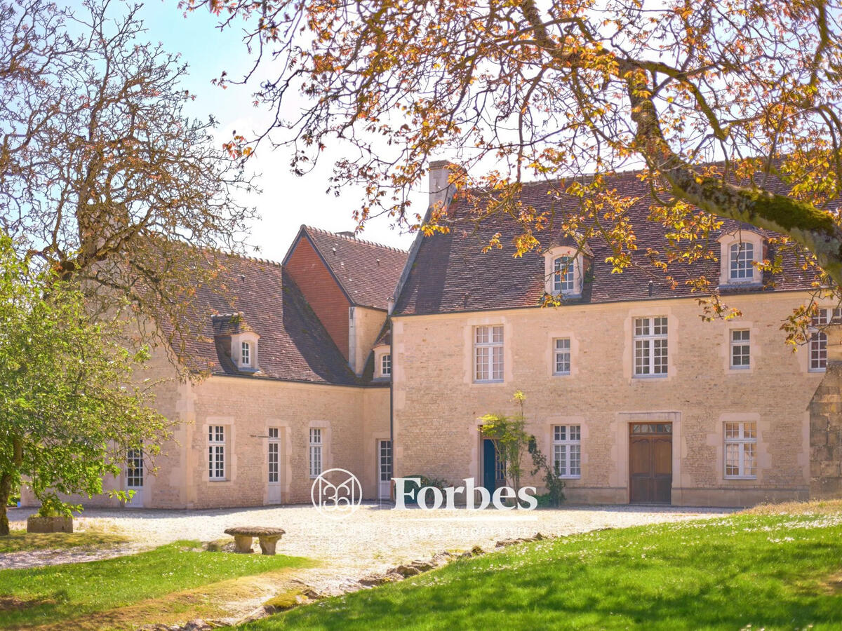 Manor Falaise