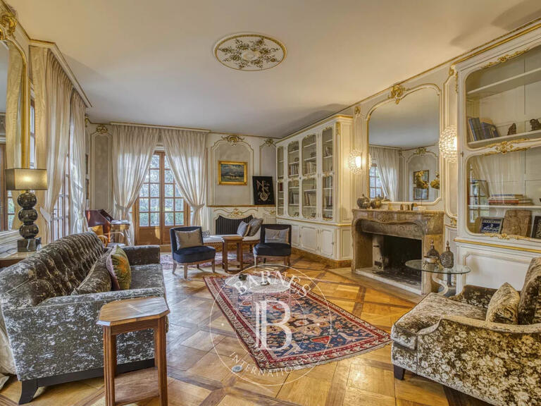 Hôtel particulier Ferney-Voltaire - 6 chambres - 699m²