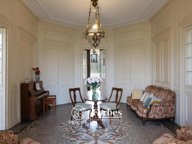 Castle Feurs - 18 bedrooms - 1191m²