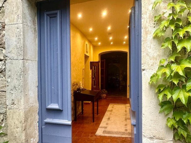 House Fons-sur-Lussan - 3 bedrooms - 187m²