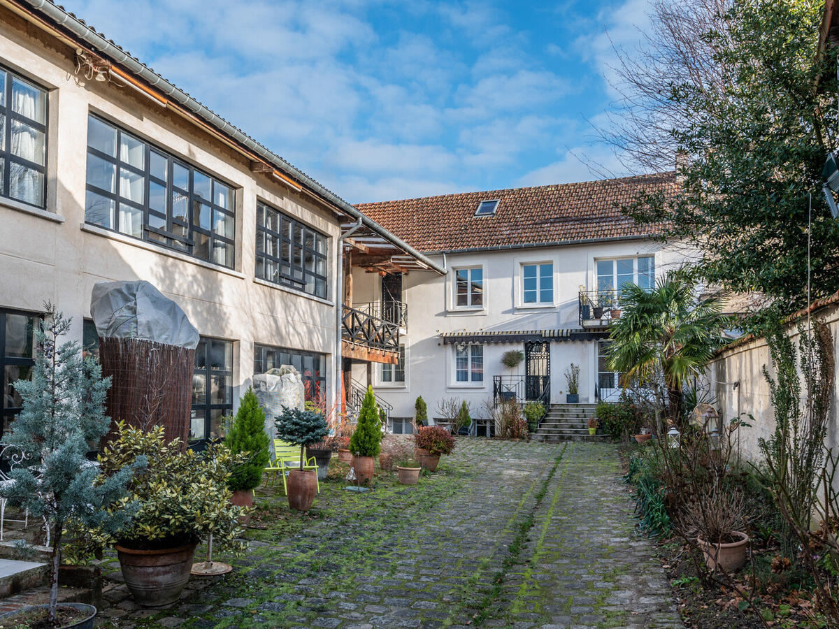 House Fontainebleau