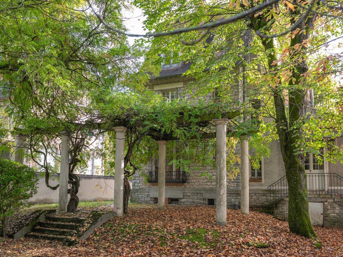 House Fontainebleau