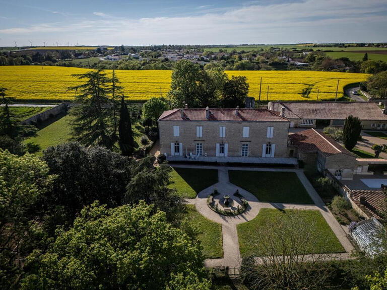 Vente Propriété Fontenay-le-Comte - 7 chambres