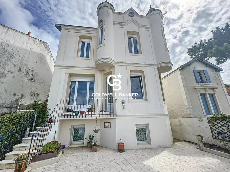 Maison Fouras - 5 chambres - 207m²