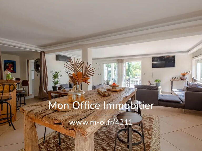 Maison Fréjus - 9 chambres - 308m²