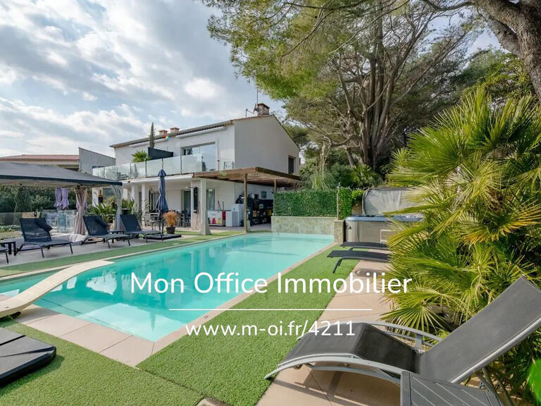 House Fréjus - 9 bedrooms - 308m²