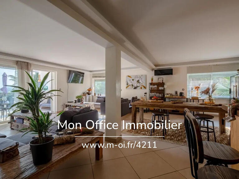 Maison Fréjus - 9 chambres - 308m²