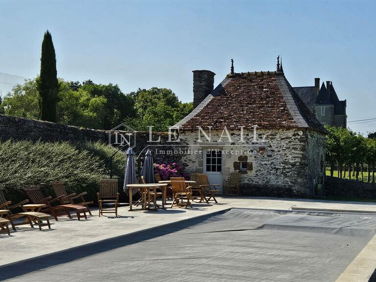 Castle Fresnay-sur-Sarthe - 16 bedrooms - 620m²