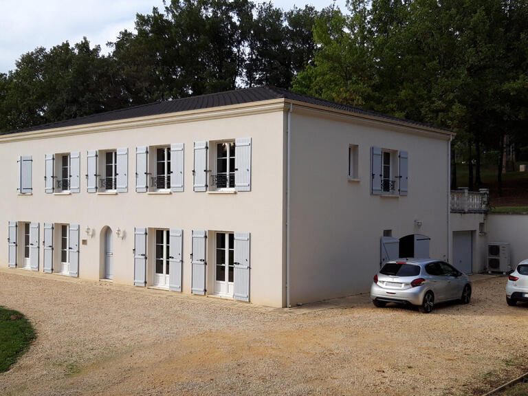 House Fumel - 4 bedrooms - 290m²