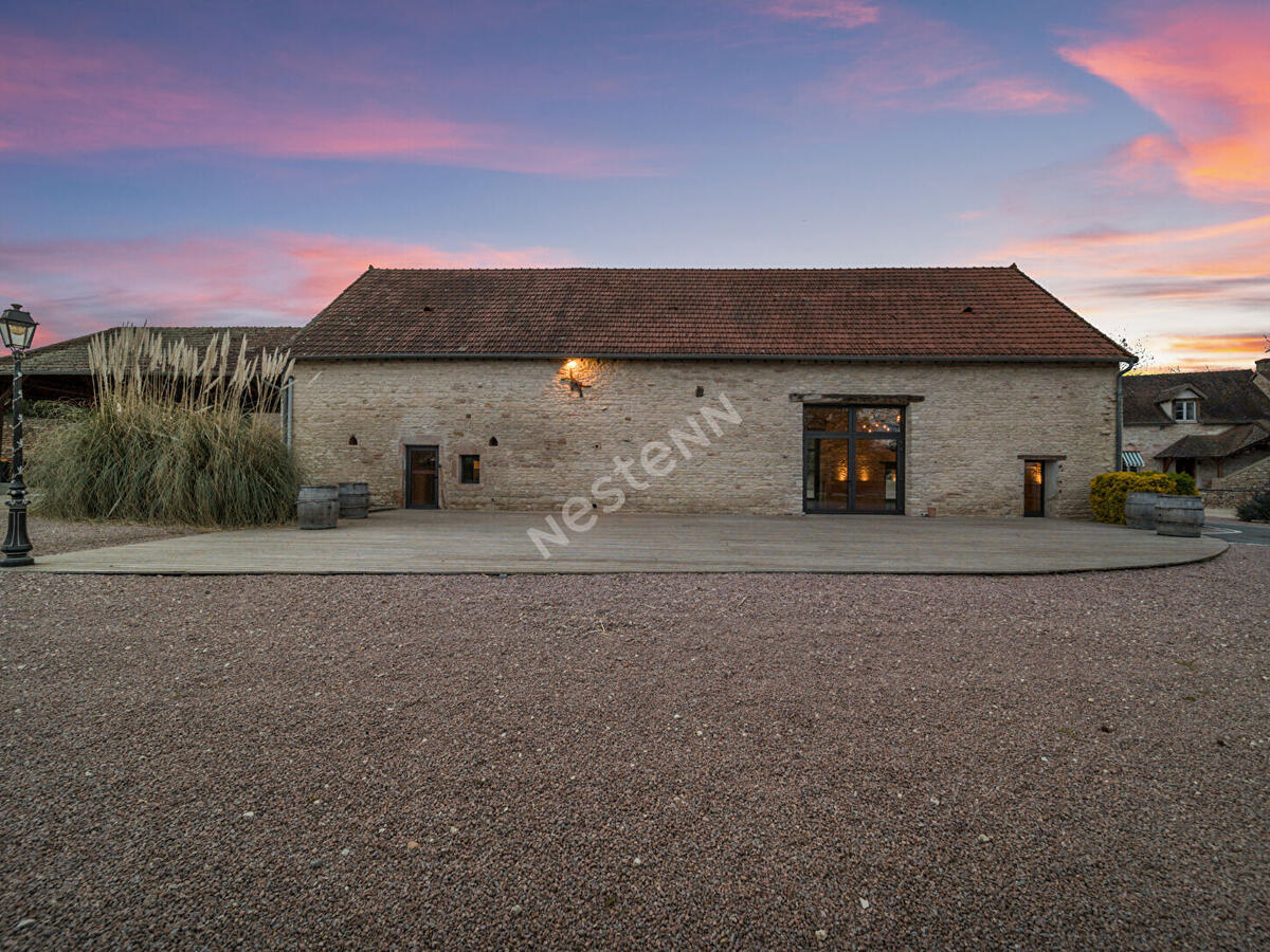 Unusual property Givry