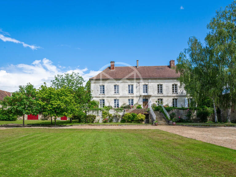 Propriété Gournay-sur-Aronde - 7 chambres - 375m²