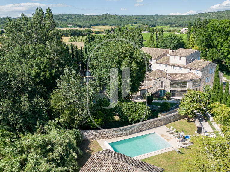 Propriété Grignan - 23 chambres - 1285m²