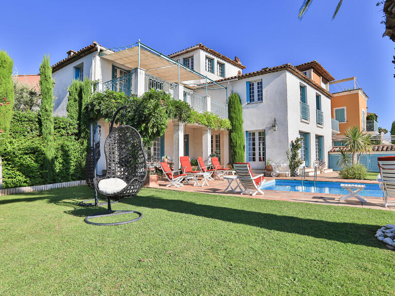 Maison Grimaud - 7 chambres - 252m²