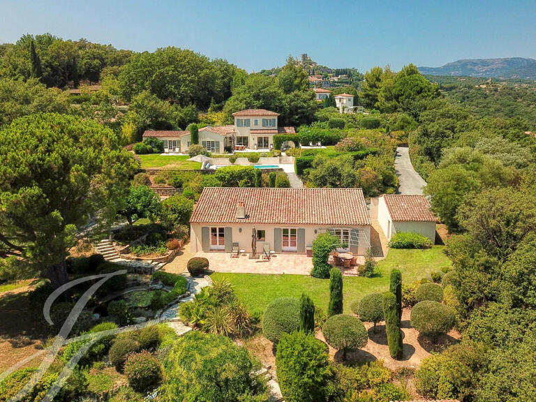 Propriété Grimaud - 8 chambres - 389m²