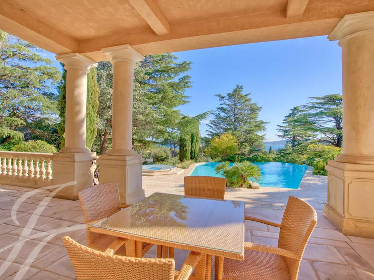 Propriété Grimaud - 6 chambres - 600m²