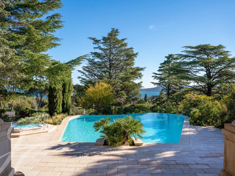 Propriété Grimaud - 6 chambres - 600m²