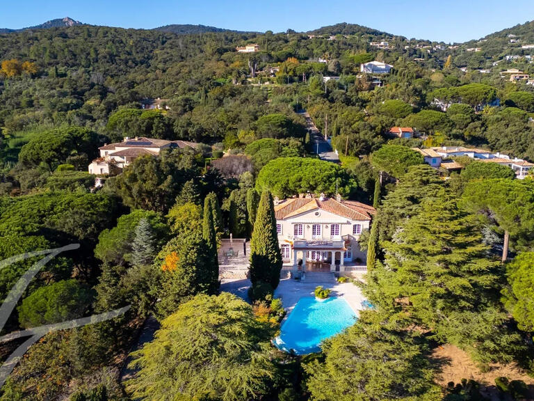 Propriété Grimaud - 6 chambres - 600m²