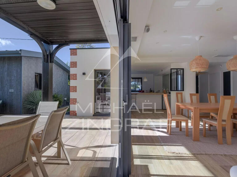 Villa Gujan-Mestras - 4 bedrooms - 222m²