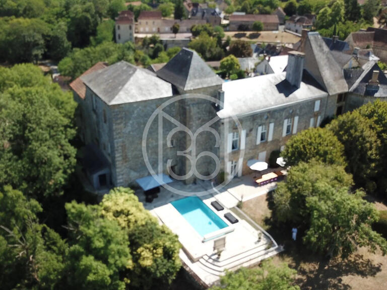 Castle Hautefort - 7 bedrooms - 700m²