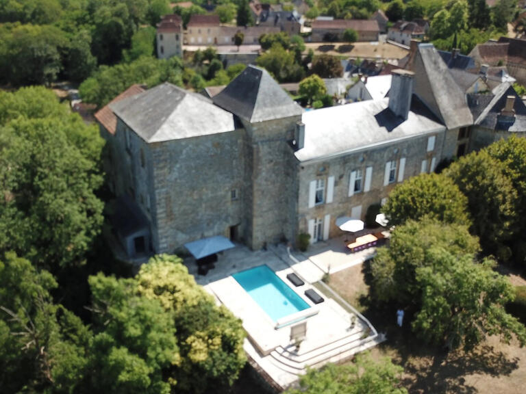 Castle Hautefort - 7 bedrooms - 700m²