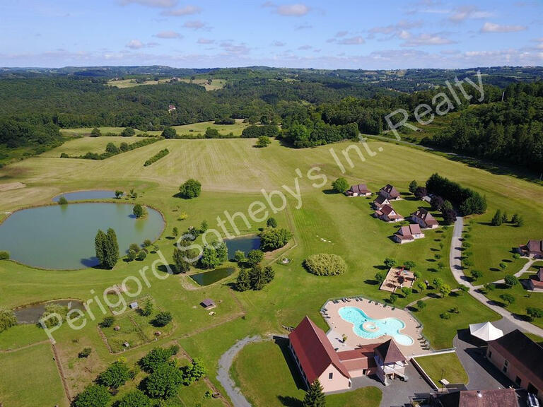 House Hautefort - 30 bedrooms - 1450m²