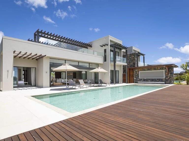 House Mauritius - 4 bedrooms - 304m²