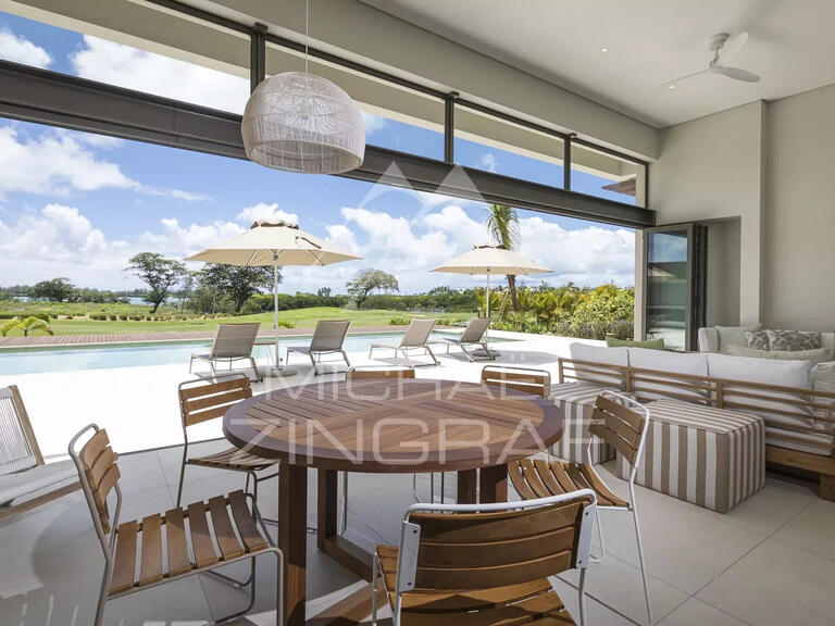 House Mauritius - 4 bedrooms - 304m²