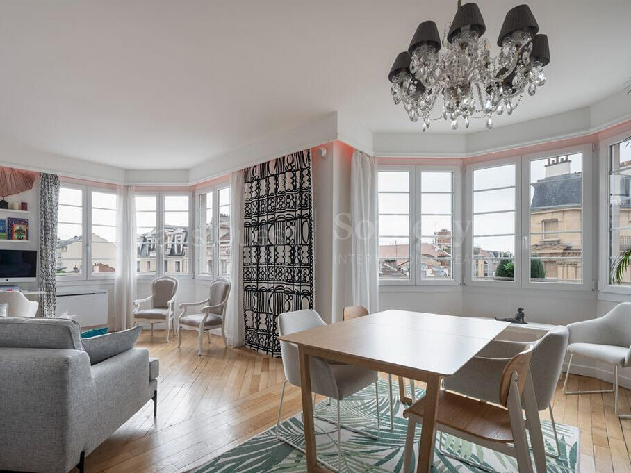 Apartment Issy-les-Moulineaux