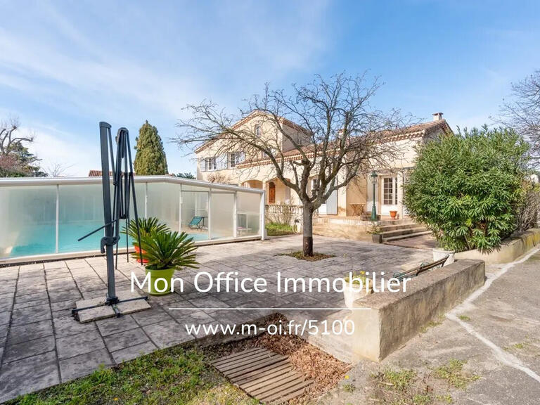 Maison Istres - 3 chambres - 205m²