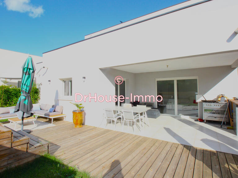 Villa Juvignac - 4 bedrooms - 145m²