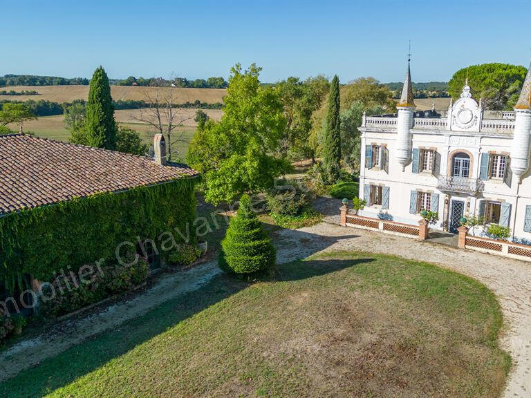 Castle L'Isle-Jourdain