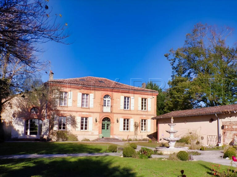 Villa L'Isle-Jourdain - 3 chambres - 450m²