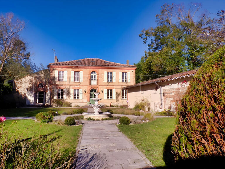 Villa L'Isle-Jourdain - 3 chambres - 450m²