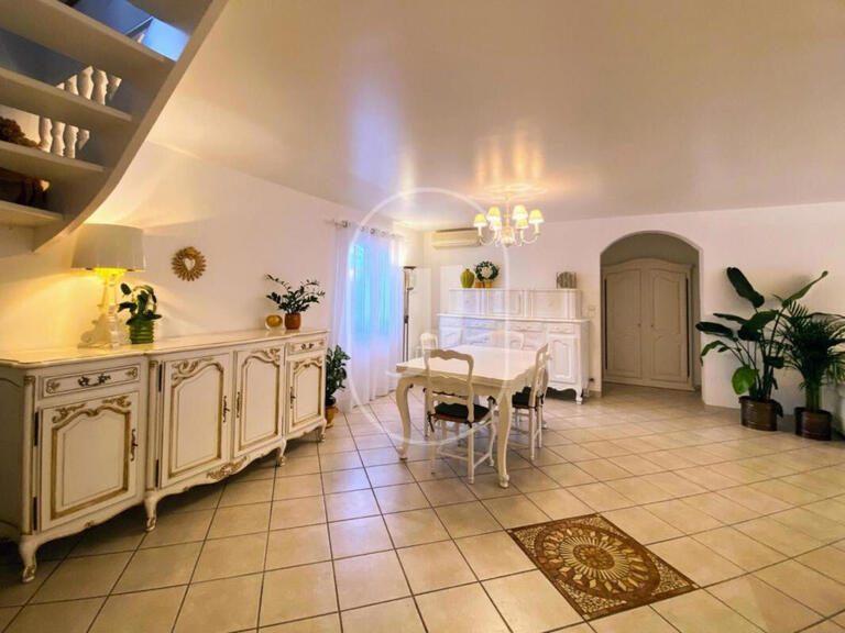 Maison L'Isle-sur-la-Sorgue - 5 chambres - 170m²