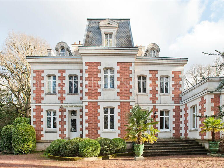 Maison La Chapelle-sur-Erdre - 8 chambres - 600m²