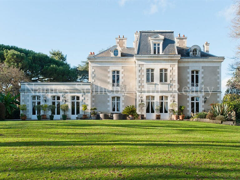 House La Chapelle-sur-Erdre - 8 bedrooms - 600m²