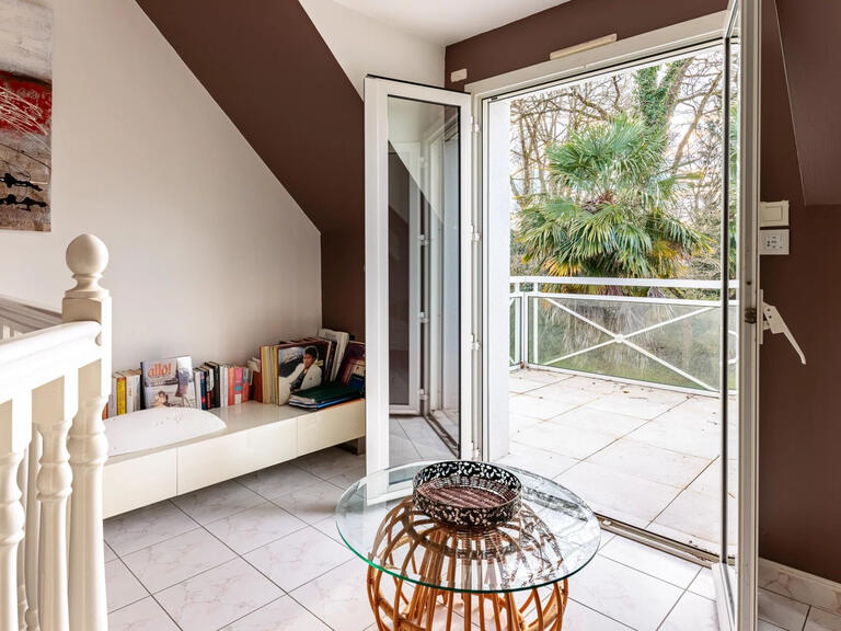 Maison La Chapelle-sur-Erdre - 5 chambres - 195m²