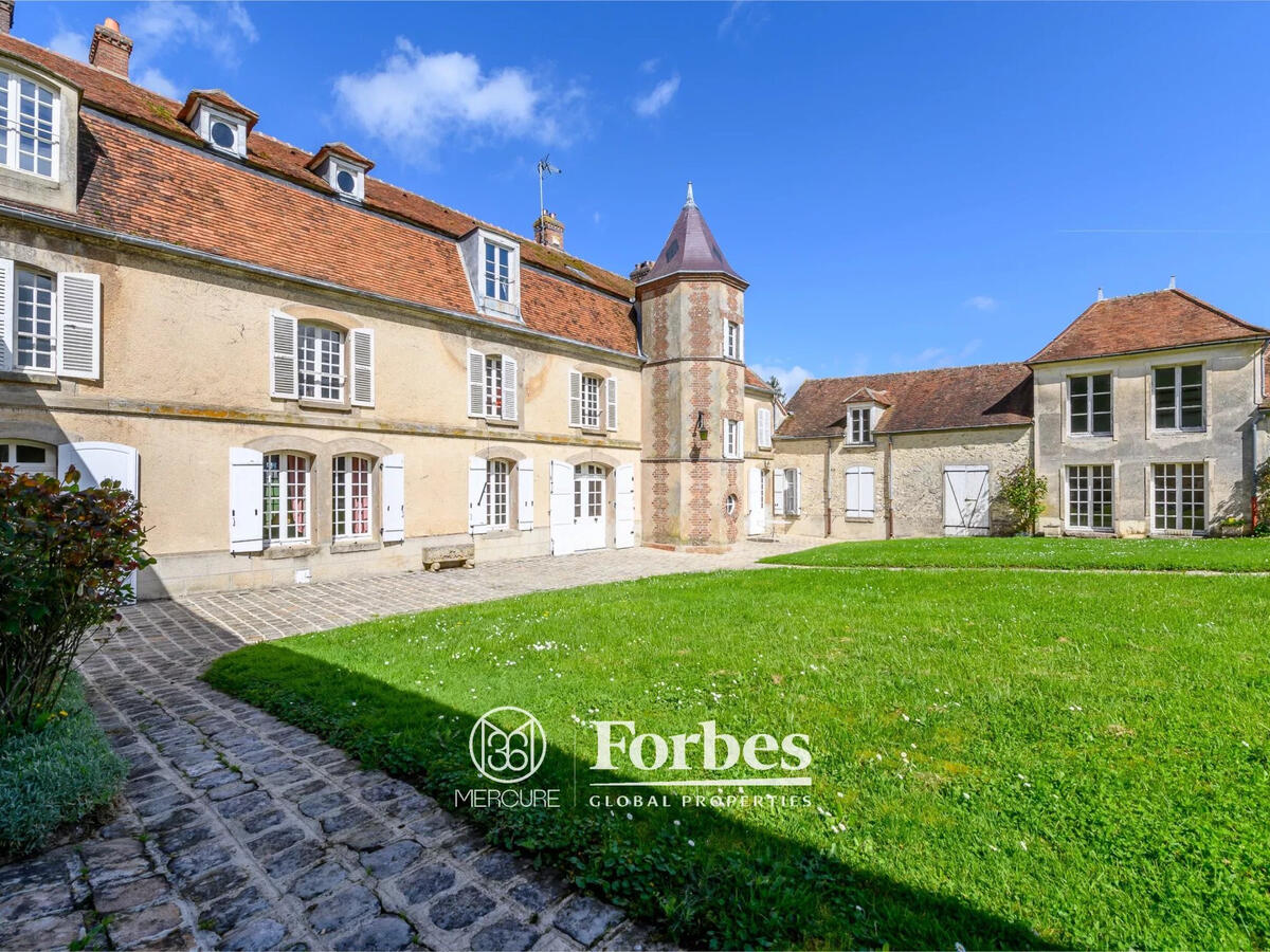 Manor La Ferté-Gaucher