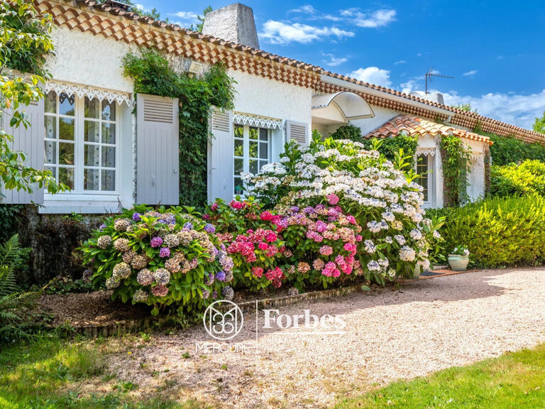 Maison La Roche-sur-Yon - 5 chambres - 200m²